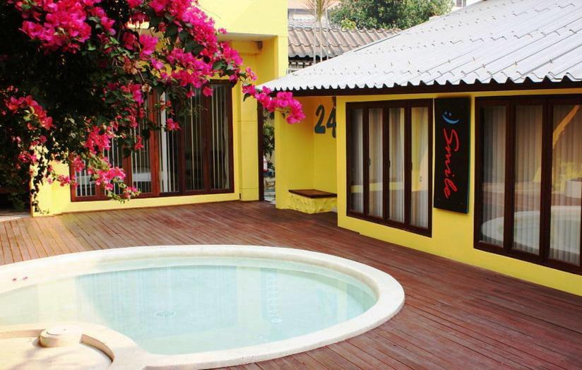 Smile House Guesthouse Chiang Mai Exterior foto